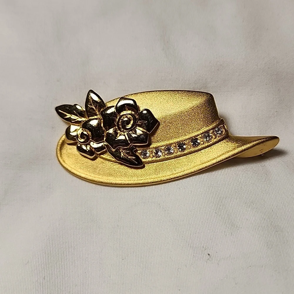 Tara signed vintage goldtone faux diamond floral hat metal brooch